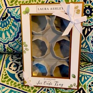 Diamond ice trays